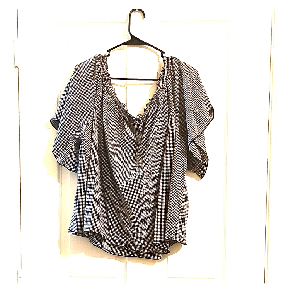 Off shoulder checkered blouse